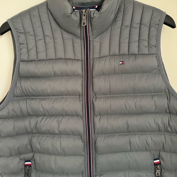 Tommy Hilfiger
Men's Quilted Vest size medium new with tags - Picture 15 of 15